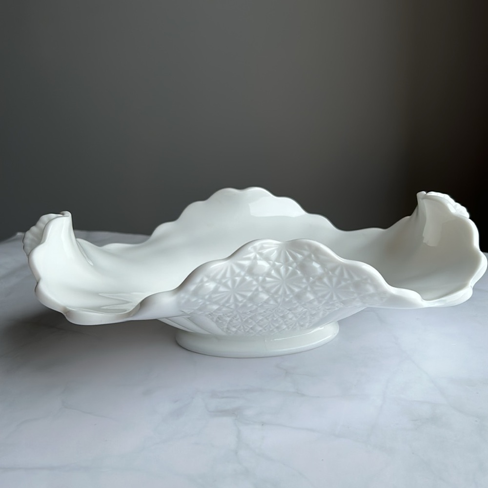 Vintage Fenton White Milk Glass Daisy & Buttons Bowl - Large